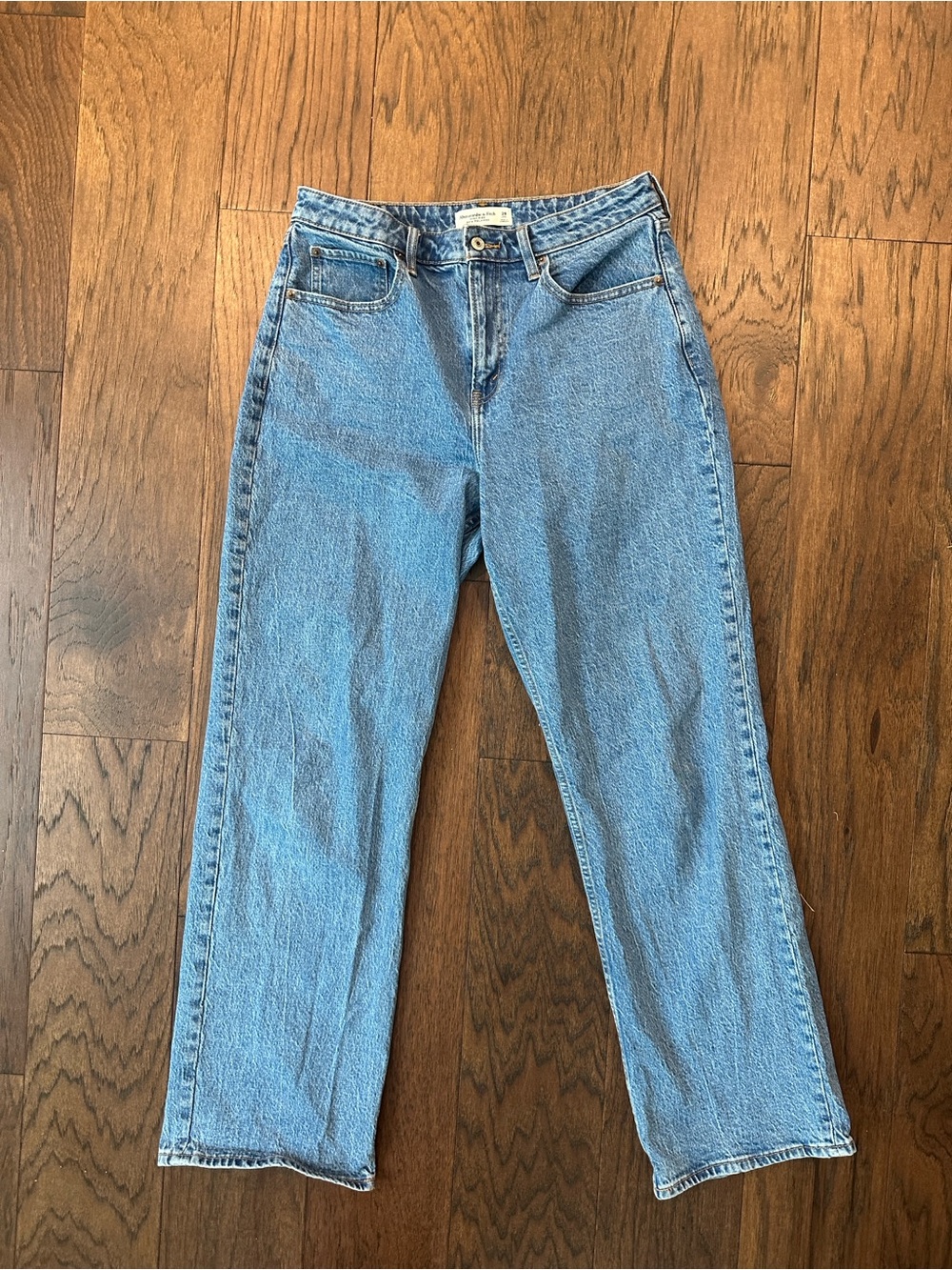 Abercrombie & Fitch Light Blue 90’s Relaxed Leg Jeans (long)